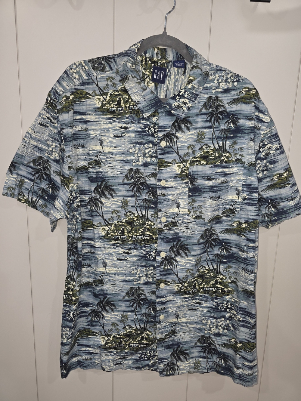 GAP Men's Blue and Olive Island Print Camp Shirt Vintage